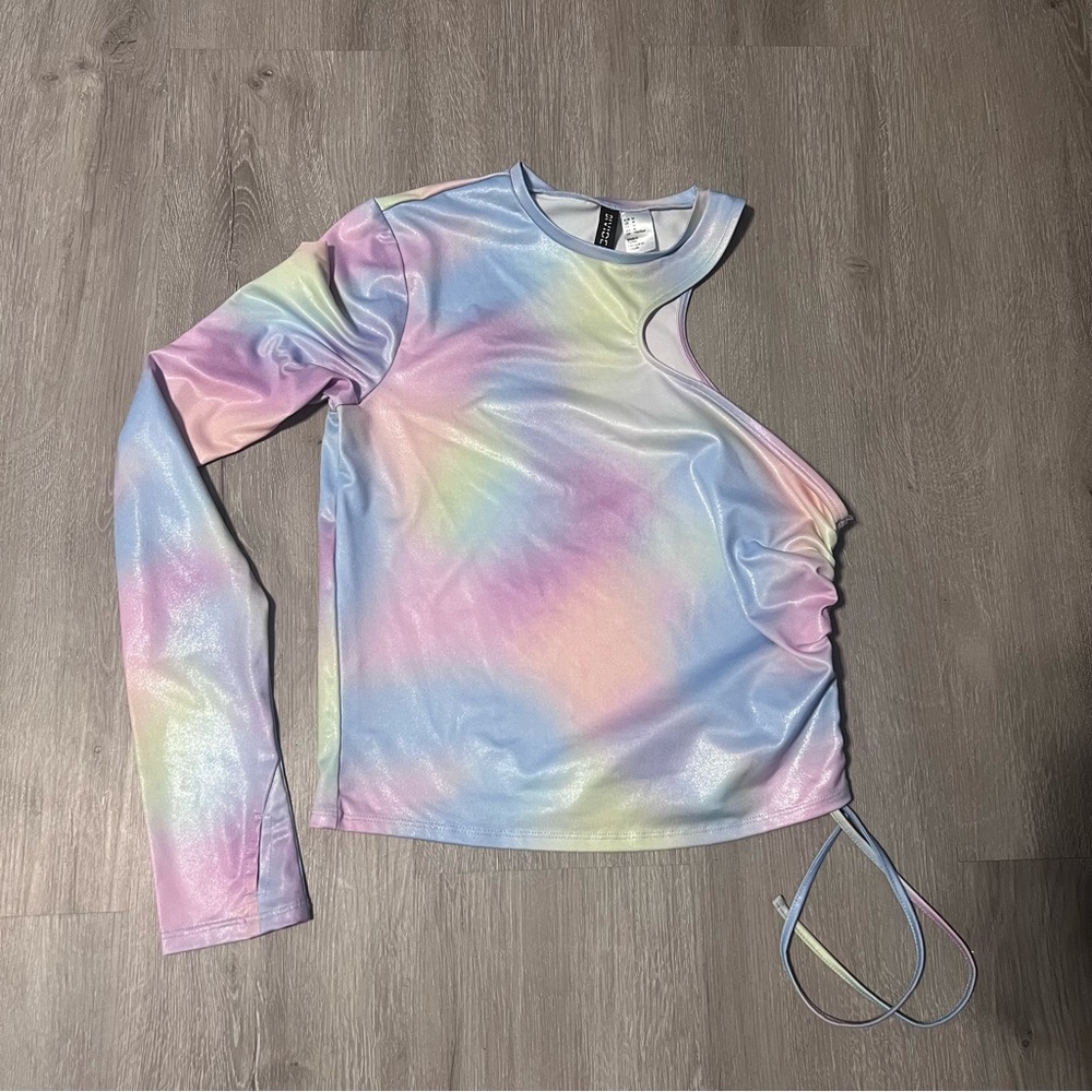 🍒Divided by H&M Iridescent Tie-Dye Cut-Out Top Size M - Picture 2 of 5